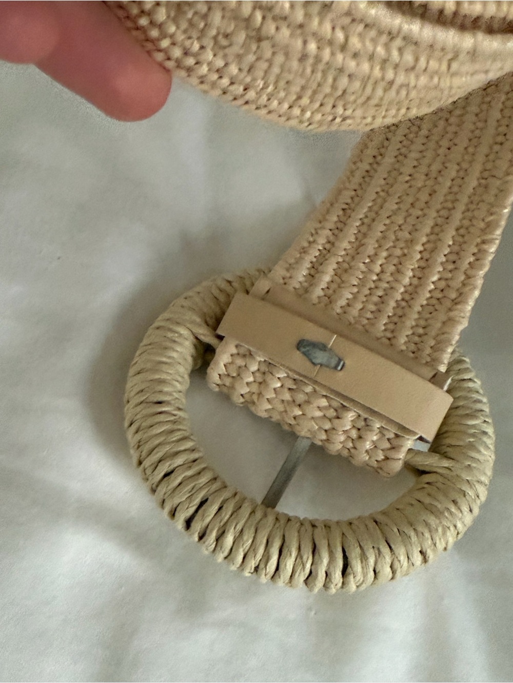 Woven Rope Round Buckle Belt in Beige NWOT - Picture 3 of 3